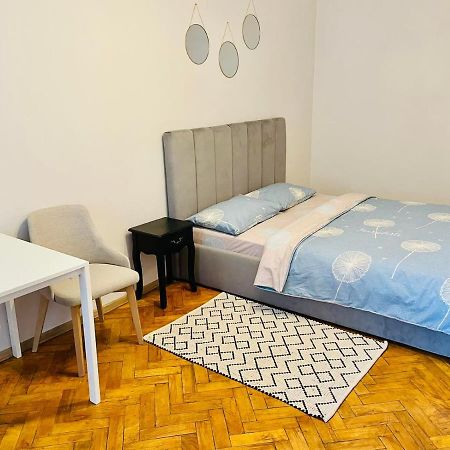 Джерельна 25, Апартаменти В Центрі З Двома Ізольованими Спальнями Lviv Exterior foto