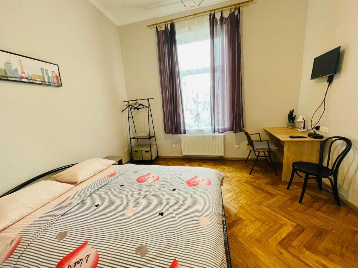 Джерельна 25, Апартаменти В Центрі З Двома Ізольованими Спальнями Lviv Exterior foto