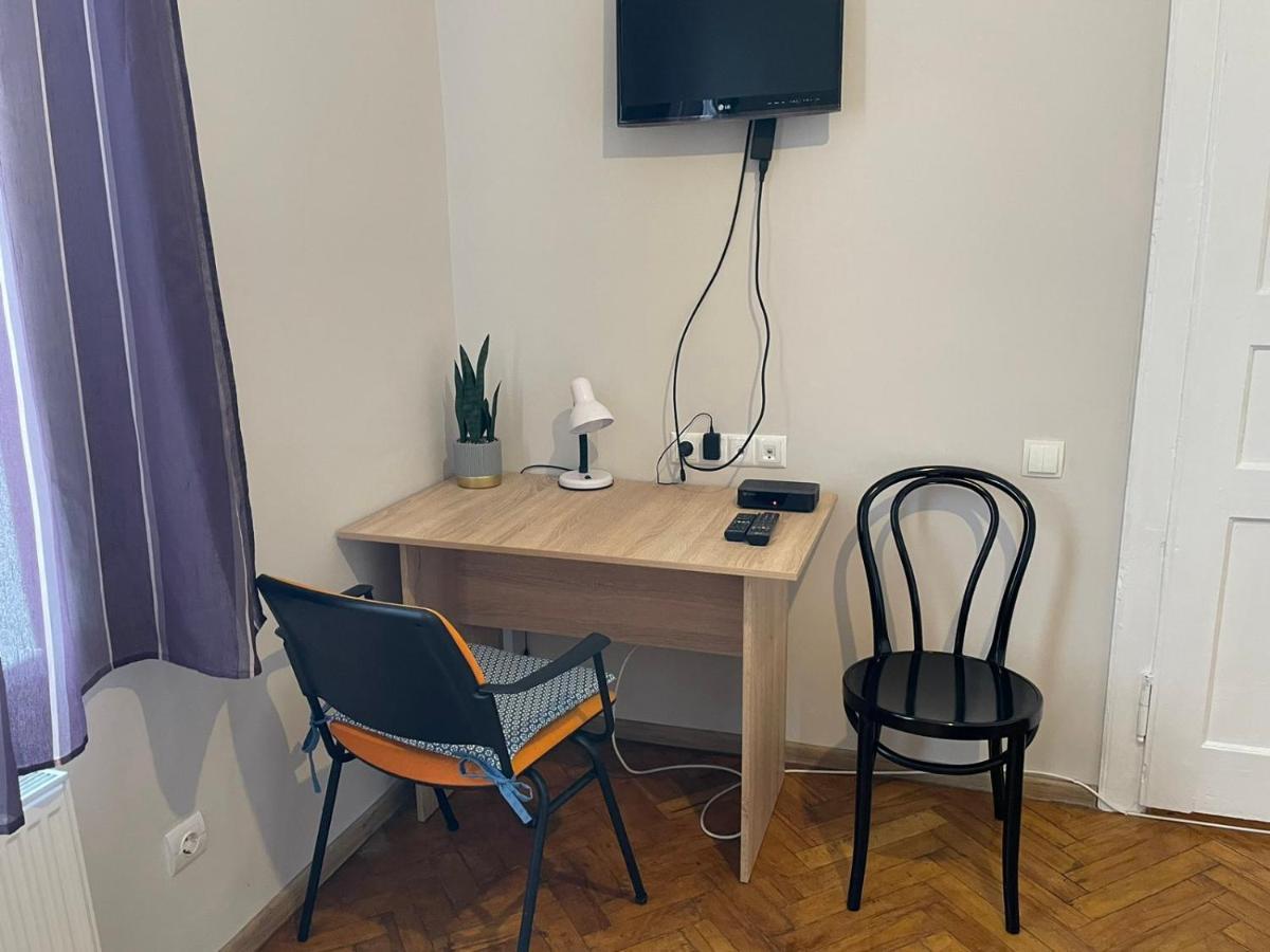 Джерельна 25, Апартаменти В Центрі З Двома Ізольованими Спальнями Lviv Exterior foto